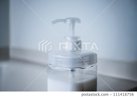 bottle container in the bathroom 111418756