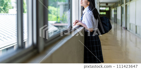Snapshots depicting the school life of high school students 111423647