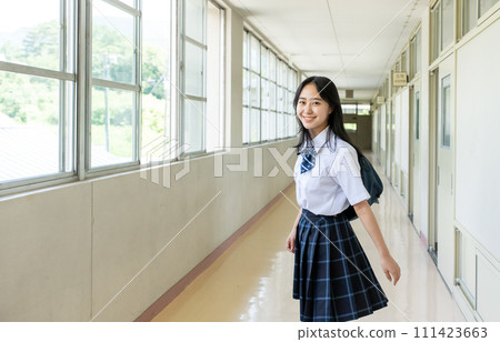 描繪高中生校園生活的快照 111423663