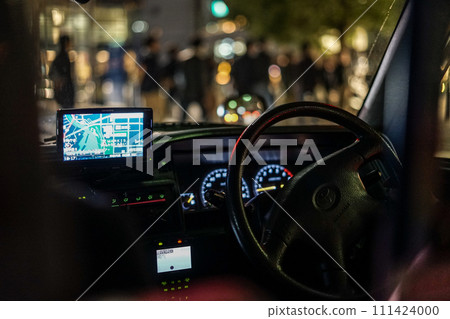 Image of driver's seat Image of driver's seat 111424000