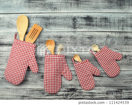 Kitchenware. top view, food advertisement element, empty space blank. Baking . 111424539
