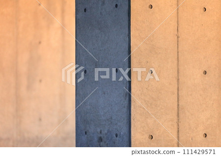 Image of exposed concrete on the outer wall 111429571