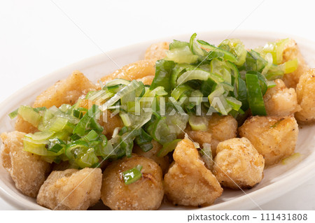 Fried Bonjiri with green onion salt sauce 111431808
