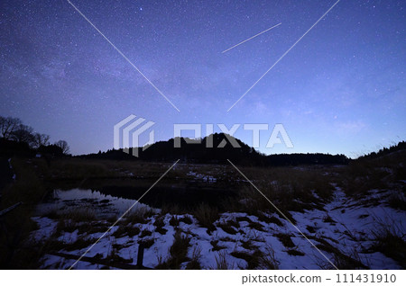 Toho Plateau and Milky Way 111431910