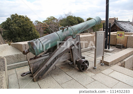 Osaka Castle tower signal gun 111432283