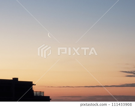 Morning glow, crescent moon, orange, morning sun 111433908