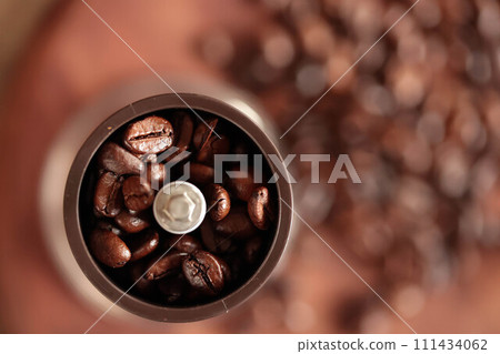 Coffee mill and coffee beans 111434062