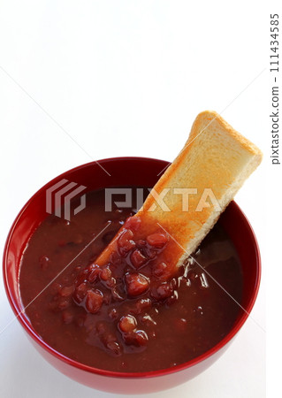 Oshiru and toast in a red soup bowl Oshiru and toast in a red soup bowl 111434585