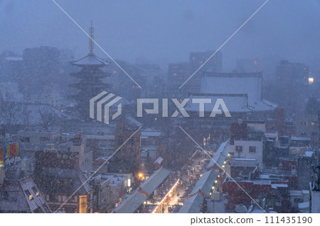 [東京]淺草雪景/2024年2月5日東京大雪 111435190