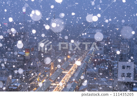 [東京]淺草雪景/2024年2月5日東京大雪 111435205