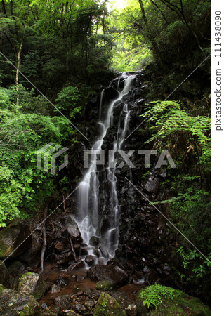 神奈川縣足柄下郡湯河原町紫苑瀑布 111438090