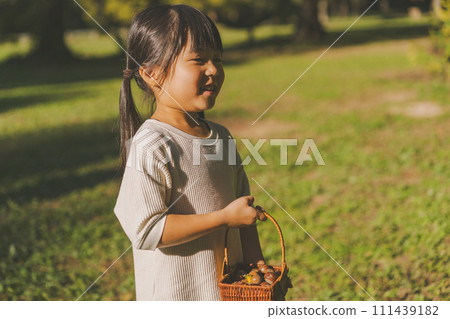 child, kid, girl 111439182