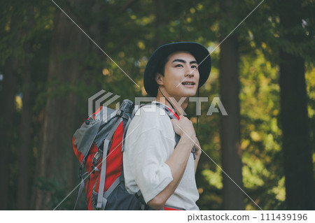 Men climbing 111439196