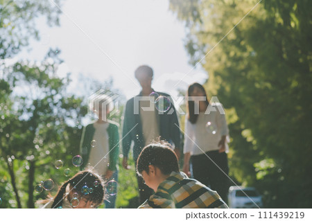 三代人 家庭 家族 111439219