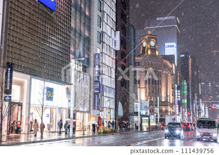 [Tokyo] Snowy Ginza / Heavy snow in Tokyo on February 5, 2024 111439756