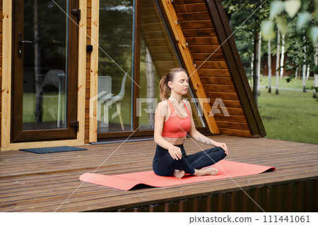 Relaxation in the fresh air 111441061