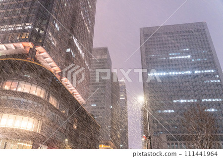 [Tokyo] Snowy Tokyo Marunouchi / February 5, 2024 Heavy snow in Tokyo 111441964
