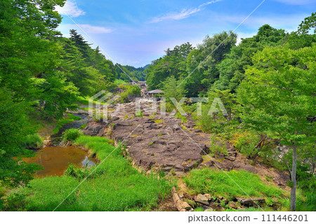 東北、玄美溪、從天空橋眺望玄美溪和可以點飛團子的涼亭,岩手縣一關市 (2) 東北、玄美溪、從天空橋眺望玄美溪和可以點飛團子的涼亭,岩手縣一關市 (2) 111446201