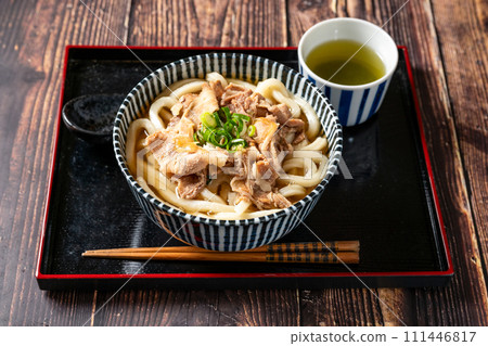 Hot meat udon with plenty of beef 111446817