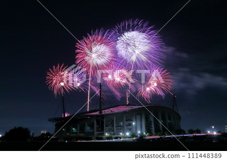 夏日夜空中閃爍的煙花盛宴(豐田奧伊登節,愛知縣豐田市豐田體育場) 夏日夜空中閃爍的煙花盛宴(豐田奧伊登節,愛知縣豐田市豐田體育場) 111448389