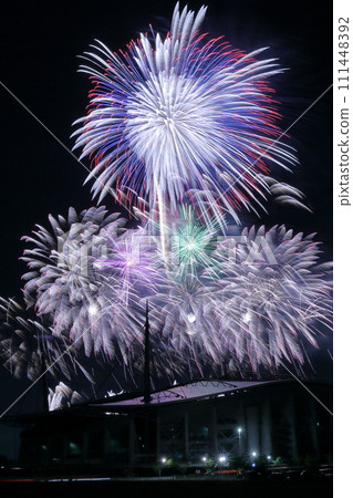 夏日夜空中閃爍的煙花盛宴(豐田奧伊登節,愛知縣豐田市豐田體育場) 夏日夜空中閃爍的煙花盛宴(豐田奧伊登節,愛知縣豐田市豐田體育場) 111448392