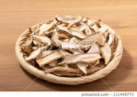 [From China] Sliced shiitake mushrooms (dried) 111448773
