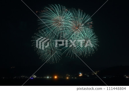 Exciting summer moments, the splendid glow of fireworks (Gamagori Festival Summer Fireworks Festival, Gamagori City, Aichi Prefecture) Exciting summer moments, the splendid glow of fireworks (Gamagori Festival Summer Fireworks Festival, Gamagori City, Aichi Prefecture) 111448804