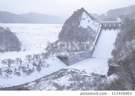 冬壩湖(長野縣木曾町禦岳湖) 冬壩湖(長野縣木曾町禦岳湖) 111448963