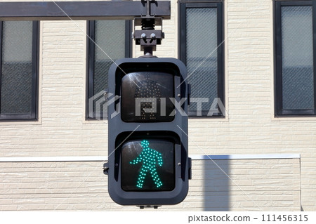 pedestrian traffic light 111456315