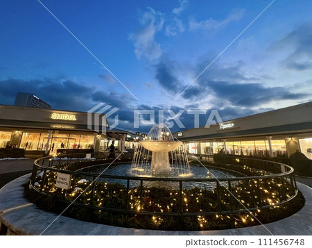 winter outlet mall 111456748