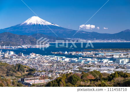 [靜岡縣]富士山和清水港的街景，日本平的景色 111458710