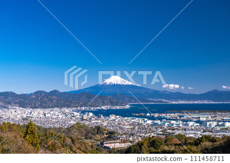 [Shizuoka Prefecture] Mt. Fuji and the cityscape of Shimizu Port, the view from Nihondaira 111458711