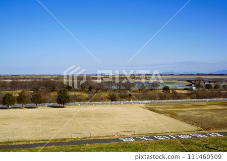 渡良瀨水庫保護東京都居民的生命和財產。 渡良瀨水庫保護東京都居民的生命和財產。 111460509