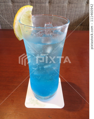 glass soda 111460942