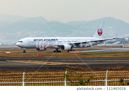 [Osaka Prefecture_Osaka International Airport] B777 waiting for takeoff 111465016