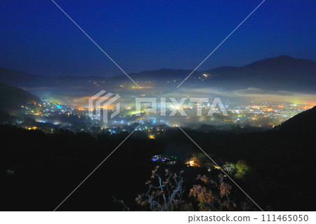 Sea of clouds in the Yufuin Basin (Yufuin Town, Yufu City) Sea of clouds in the Yufuin Basin (Yufuin Town, Yufu City) 111465050