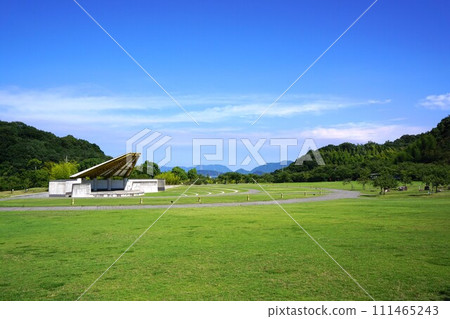 Blue sky at Bamboo Joy Highland in Takehara City, Hiroshima Prefecture 111465243