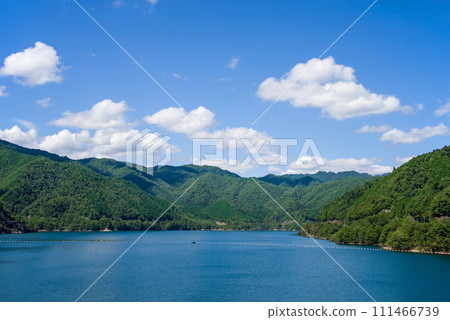 Scenery around “Tosenkyo Kanayama Lake” (Gifu Prefecture) 111466739