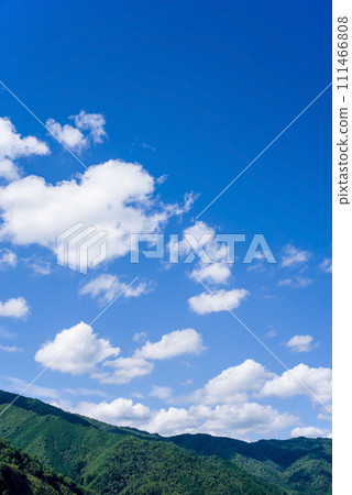 [背景素材] 夏天的山巒與夏天的天空 111466808