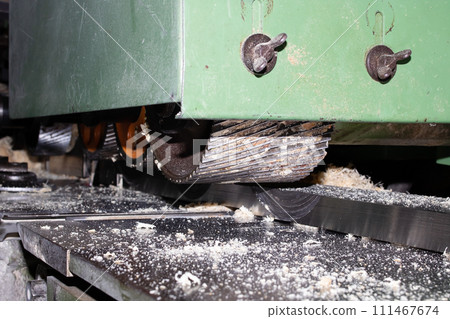 Industrial saw blade with serrations close up 111467674