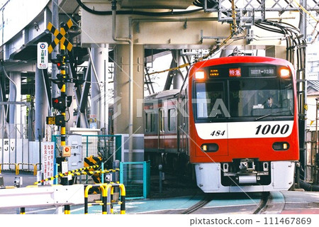 高架施工期間京急電鐵1000號列車經京急蒲田(機場線回程運行) 高架施工期間京急電鐵1000號列車經京急蒲田(機場線回程運行) 111467869