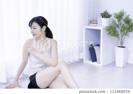 女人伸展 111468059