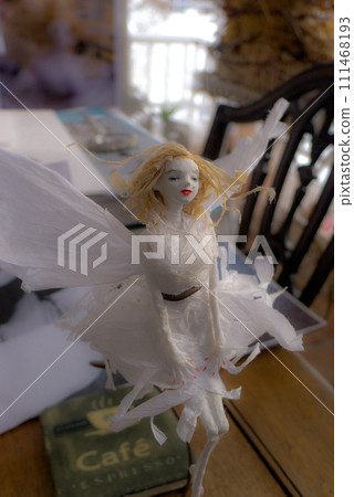 I created my own Marilyn at an atelier in Rokugo, a northern country. 111468193