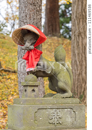 Inari fox statue at Tsurugajo Inari Shrine in Tsurugajo Castle Ruins Park in Aizuwakamatsu City, Fukushima Prefecture, Japan 111469586
