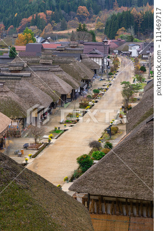 日本：福島縣南會津郡下鄉町大內宿街景 111469717