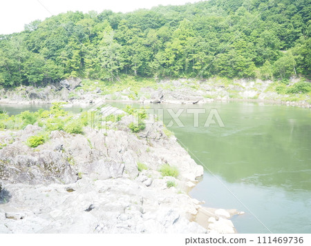 晨霧籠罩的石漾川 晨霧籠罩的石漾川 111469736