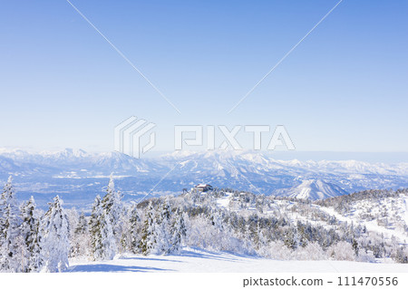 晴天時從志賀高原地鄉屋滑雪場看到的風景 111470556