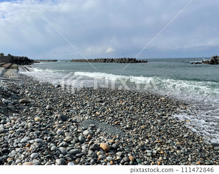 Coastal scenery of Nyuzen Town, Toyama Prefecture, offshore wind turbines, etc. Coastal scenery of Nyuzen Town, Toyama Prefecture, offshore wind turbines, etc. 111472846
