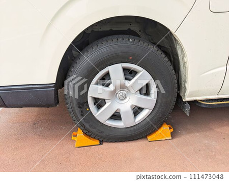 Car safety measures, tire brakes 111473048