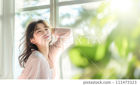 早晨清爽的女人 早晨清爽的女人 111473323